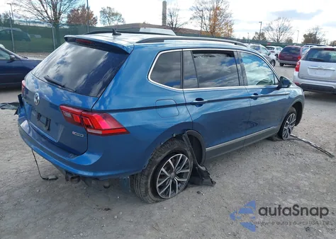 2020 Volkswagen Tiguan 2.0T Se/2.0T Se R-Line Black/2.0T Sel z USA, uszkodzony, nr VIN 3VV2B7AX8LM034861